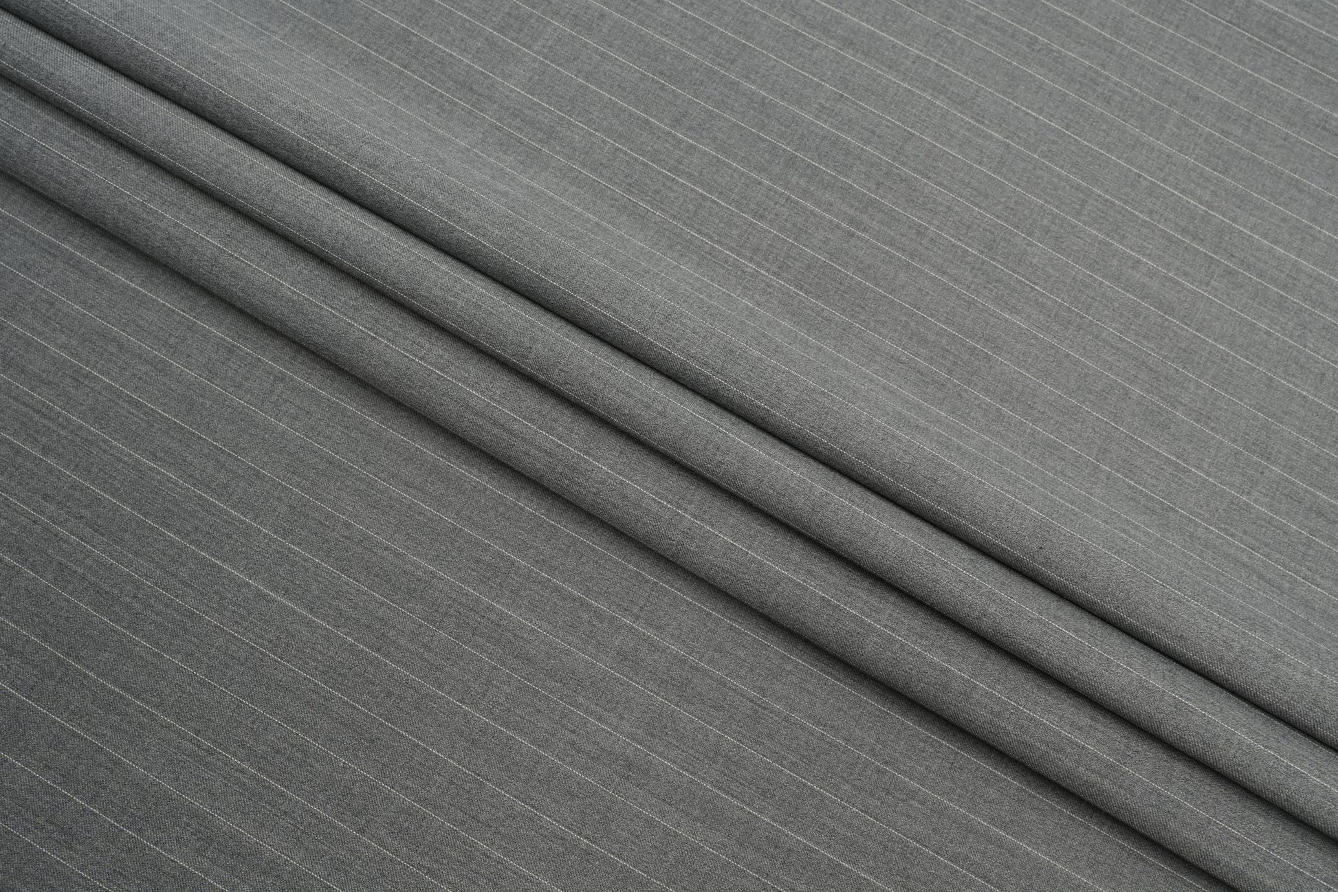 56661