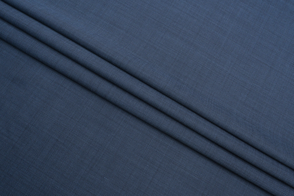 570011