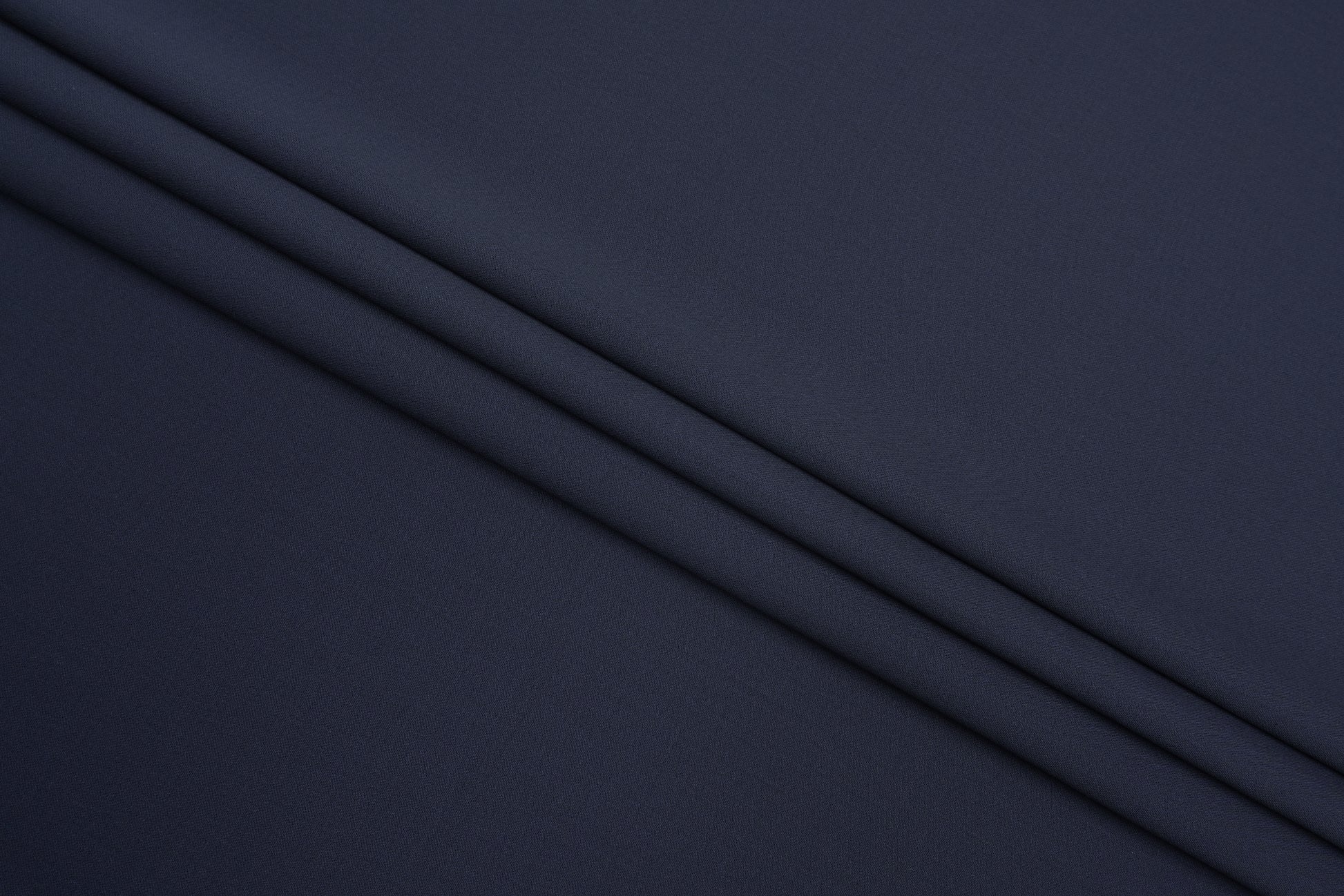 587020